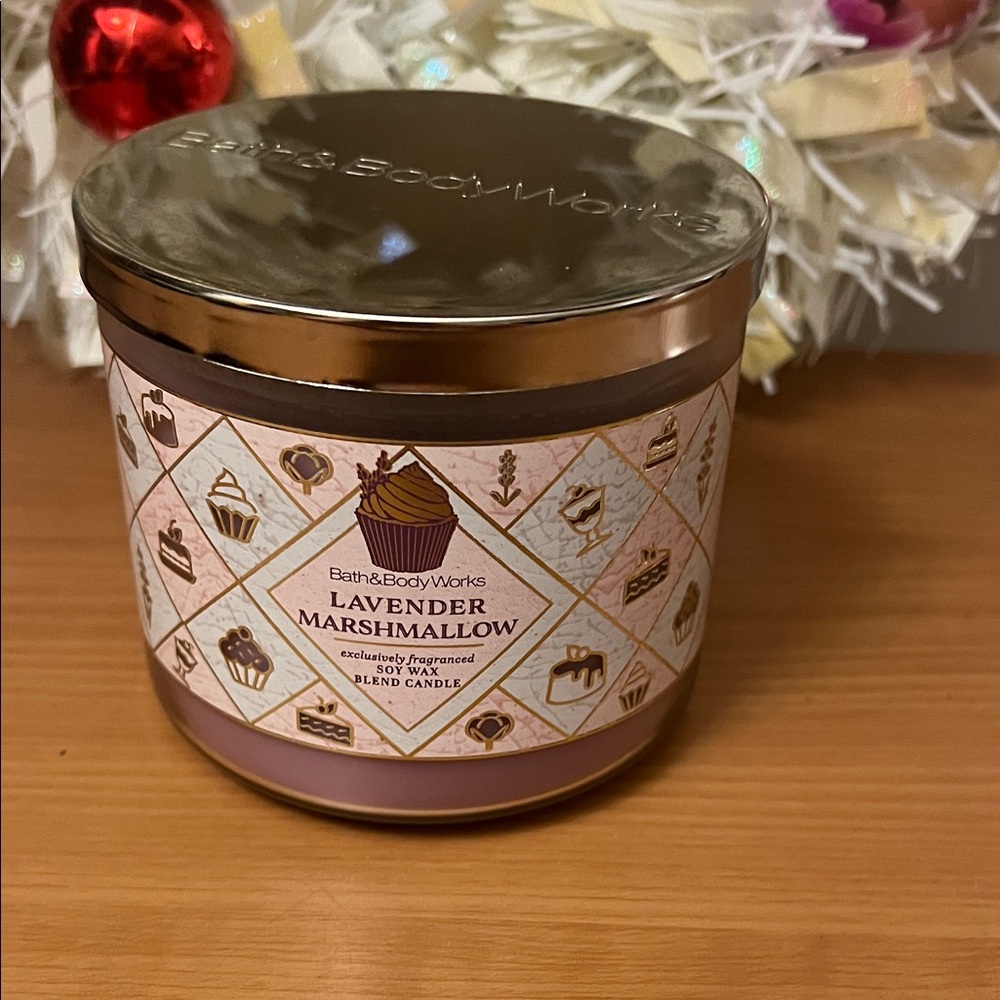 BBW Lavender Marshmallow Candle - 3 wick candle
